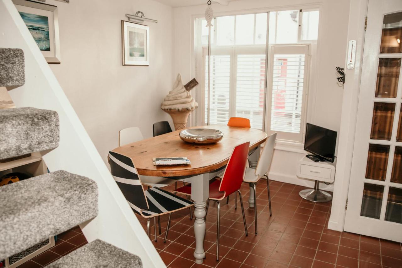 Seatown, Beautiful Townhouse In Central 韦茅斯 外观 照片